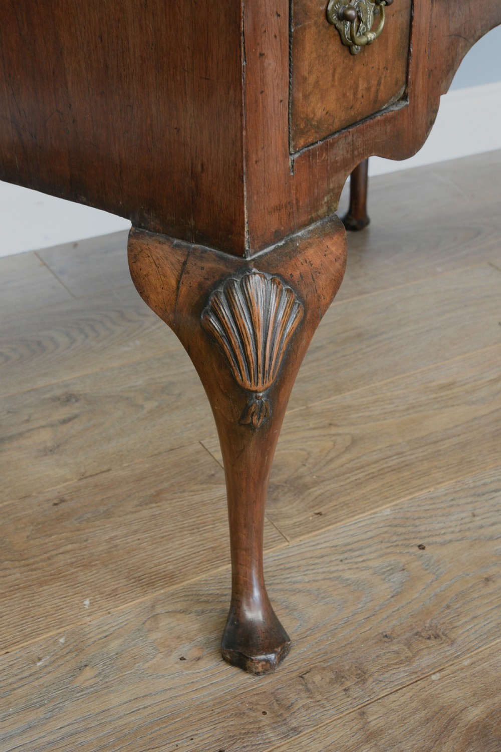 18th century walnut Queen Anne bureau  View VII