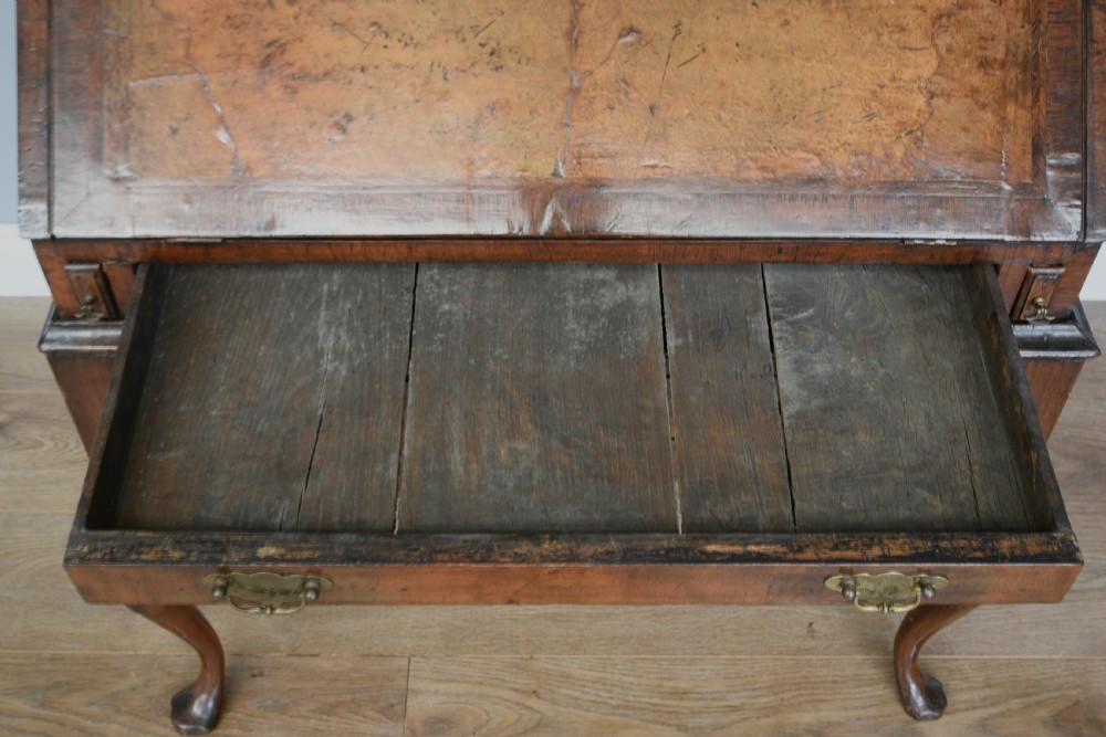 18th century walnut Queen Anne bureau  View VIII