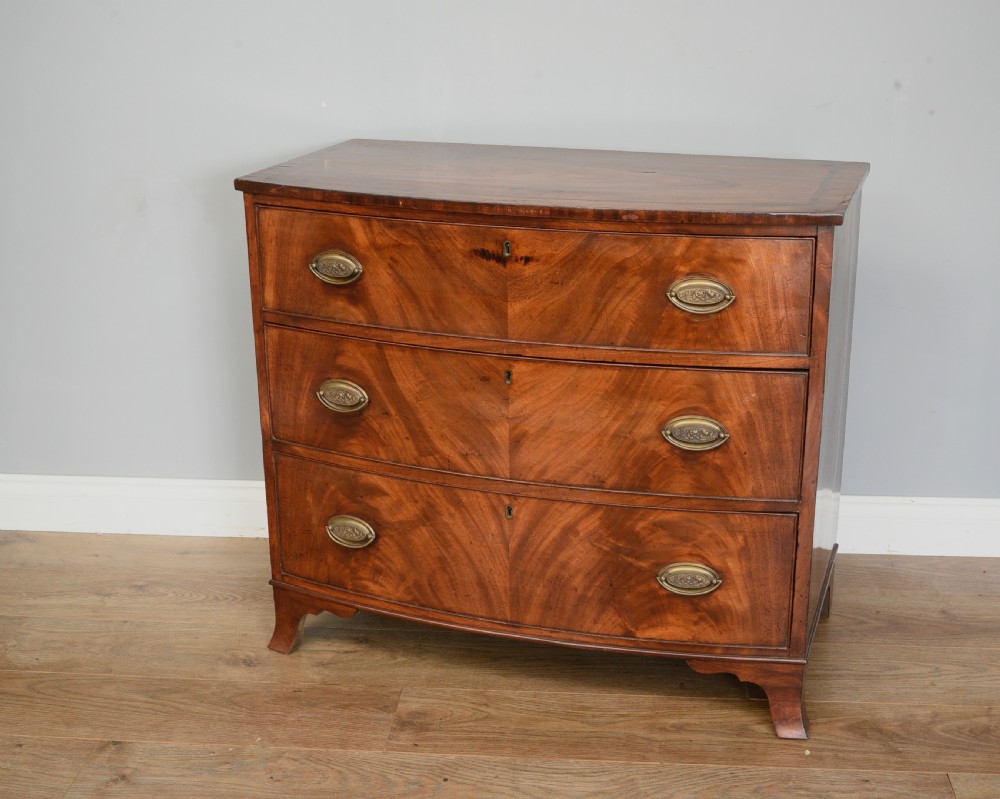 Georgian mahogany bow front chest of drawers 