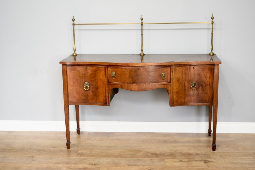 Georgian mahogany serpentine sideboard 