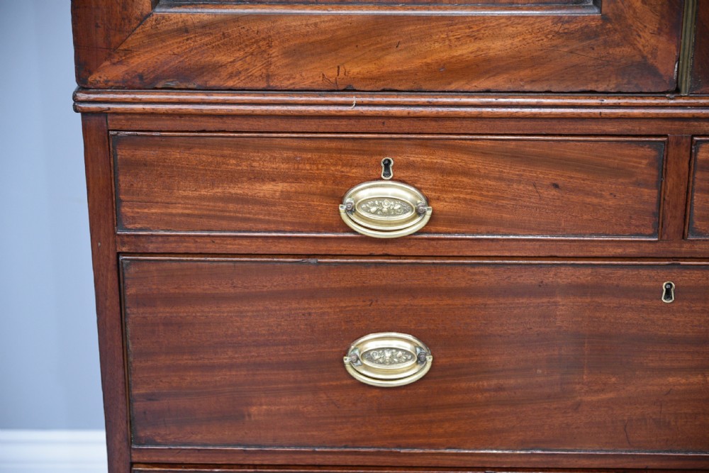 Georgian mahogany linen press  View VII