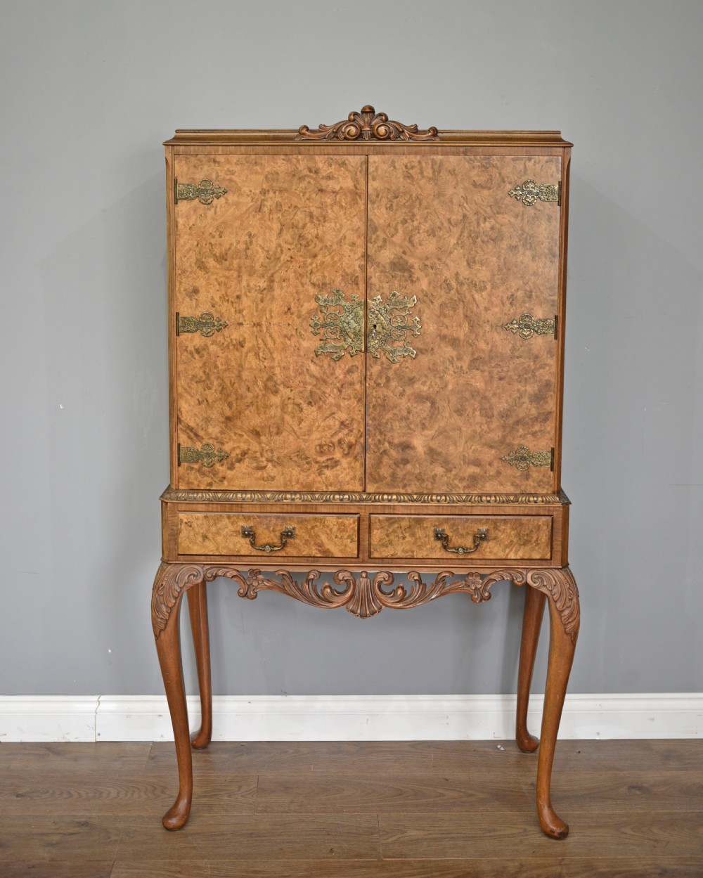 Burr walnut Queen Anne style cocktail cabinet 