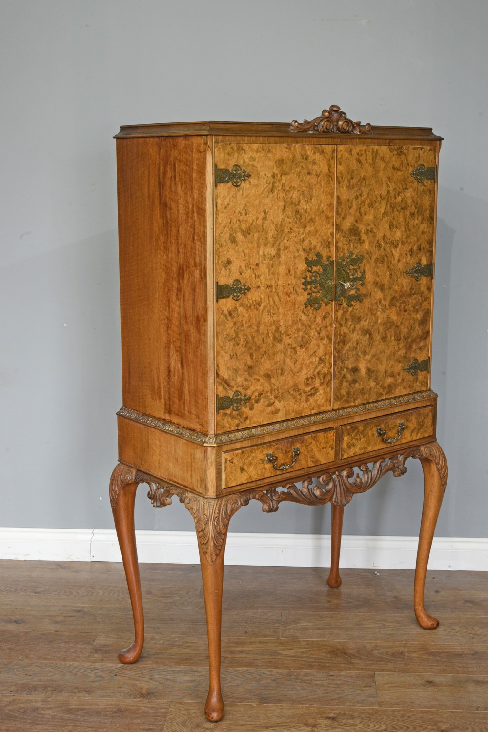 Burr walnut Queen Anne style cocktail cabinet  View III