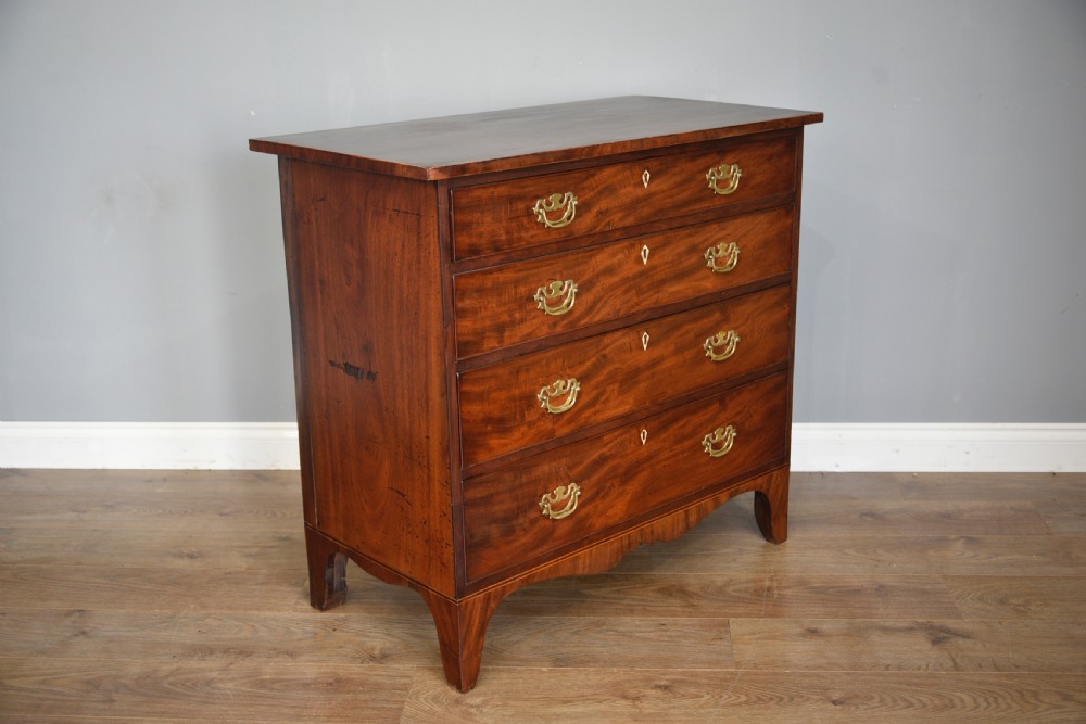 Georgian mahogany chest of drawers  View II