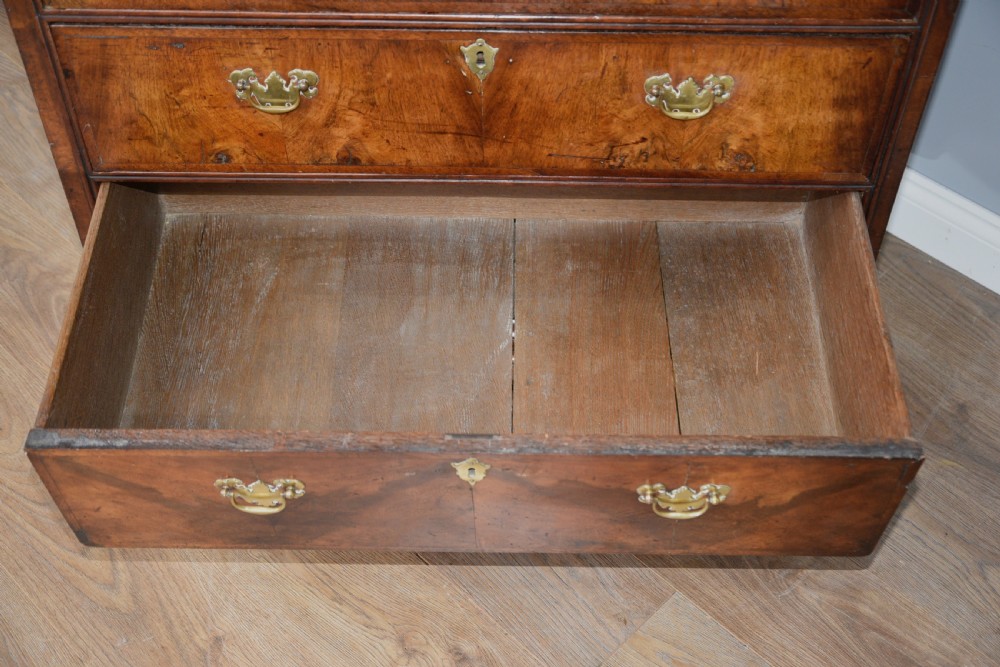 18th century walnut Queen Anne chest of drawers  View V