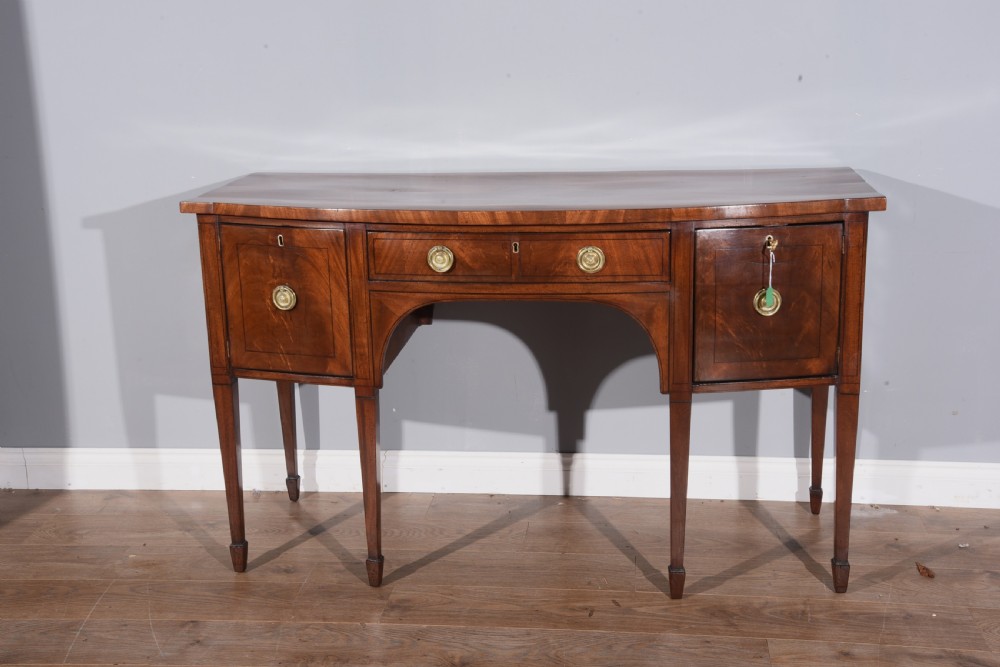 Georgian mahogany sideboard 