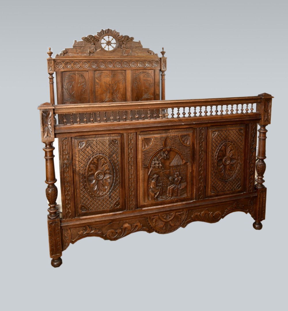 Antique carved oak double bed 