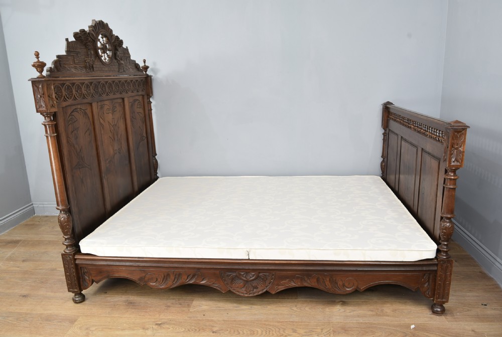 Antique carved oak double bed  View VI
