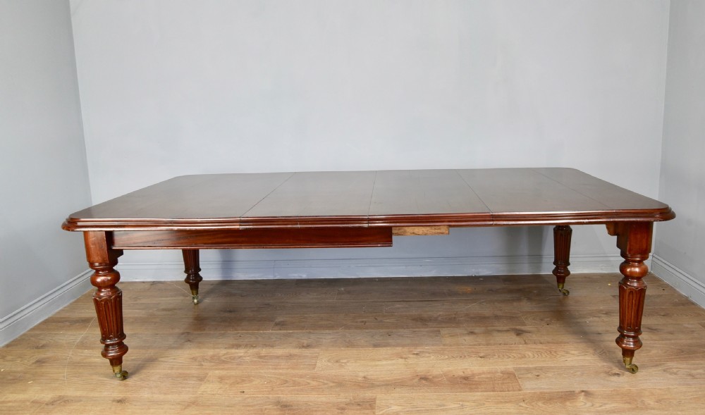 Victorian mahogany extending dining table seats ten 