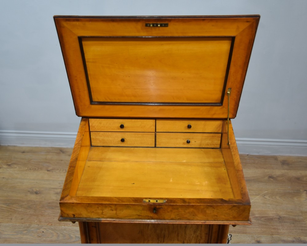 Fine Quality early Victorian walnut Davenport  View V
