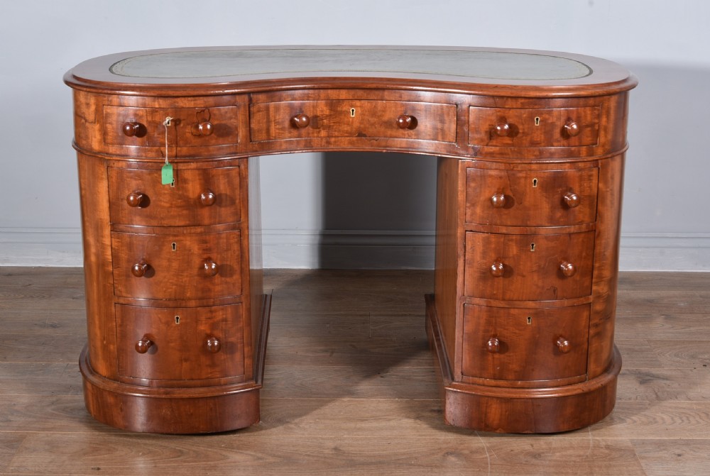Victorian mahogany kidney shaped pedestal desk 