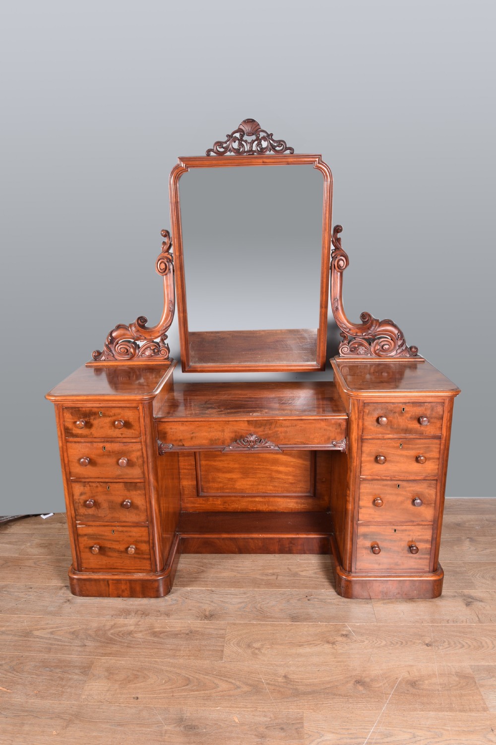 Victorian mahogany pedestal dressing table 