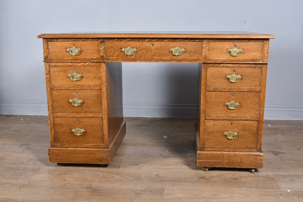 Victorian oak pedestal desk 