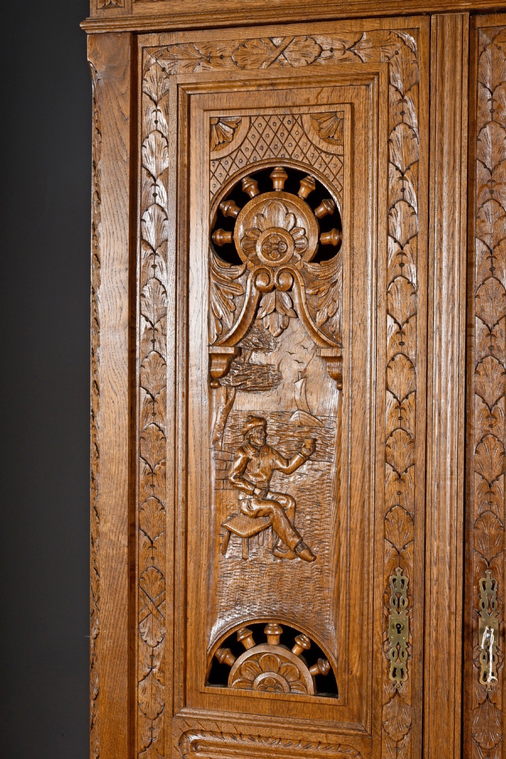 carved oak flat pack triple wardrobe  View III
