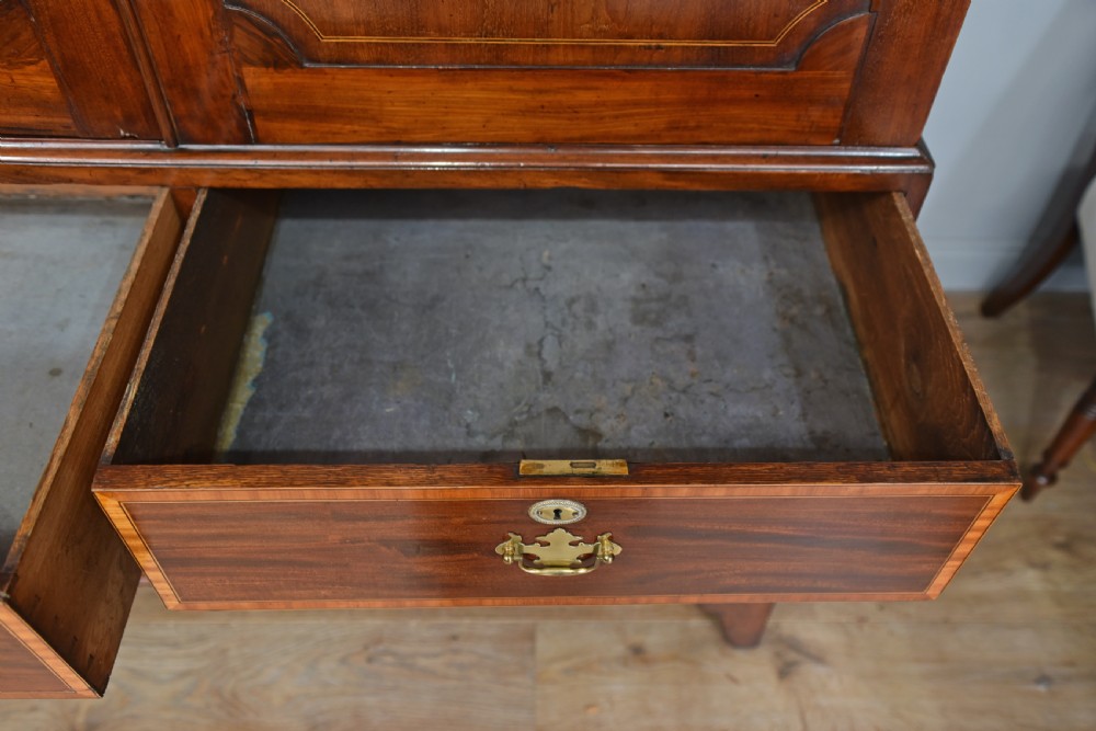 Georgian mahogany gentlemen's linen press  View V
