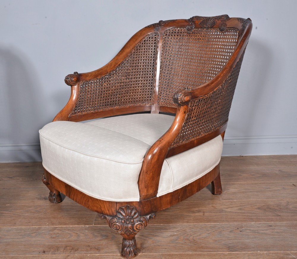 Antique carved walnut bergere suite sofa pair of chairs  View VII