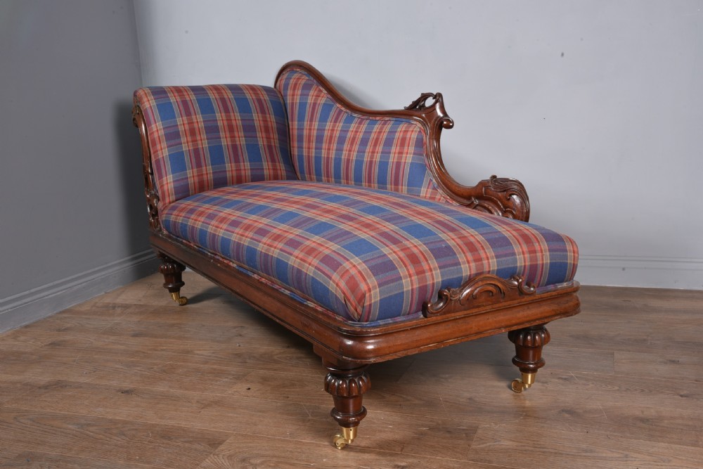 Victorian chaise longue  View II