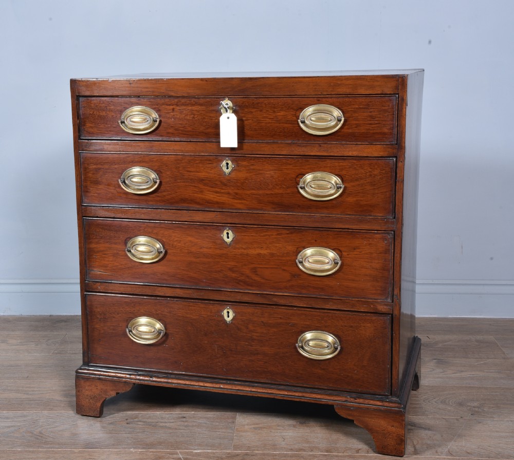 small Georgian mahogany chest of drawers 