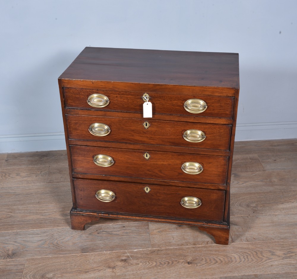 small Georgian mahogany chest of drawers  View II