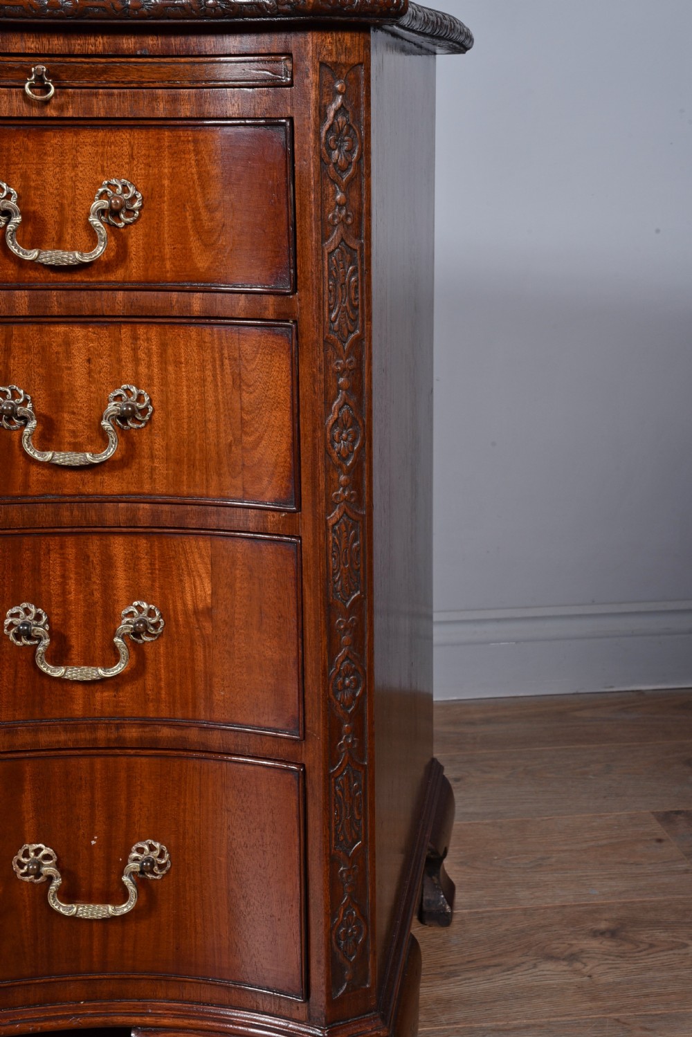 Chippendale style serpentine chest of drawers  View IV