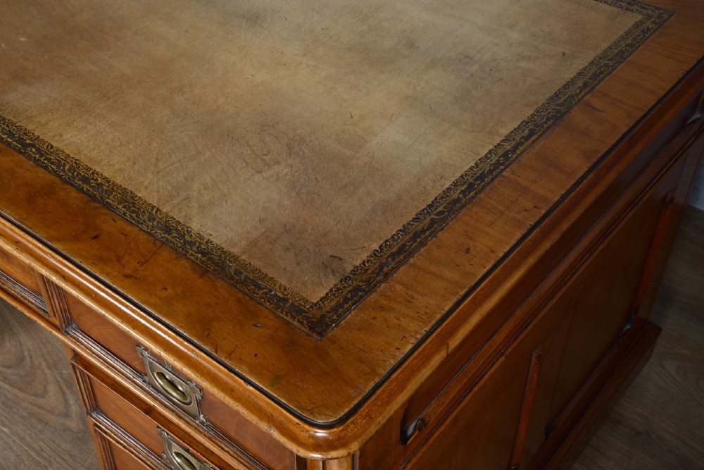 Fine Antique victorian mahogany  pedestal desk  View VI