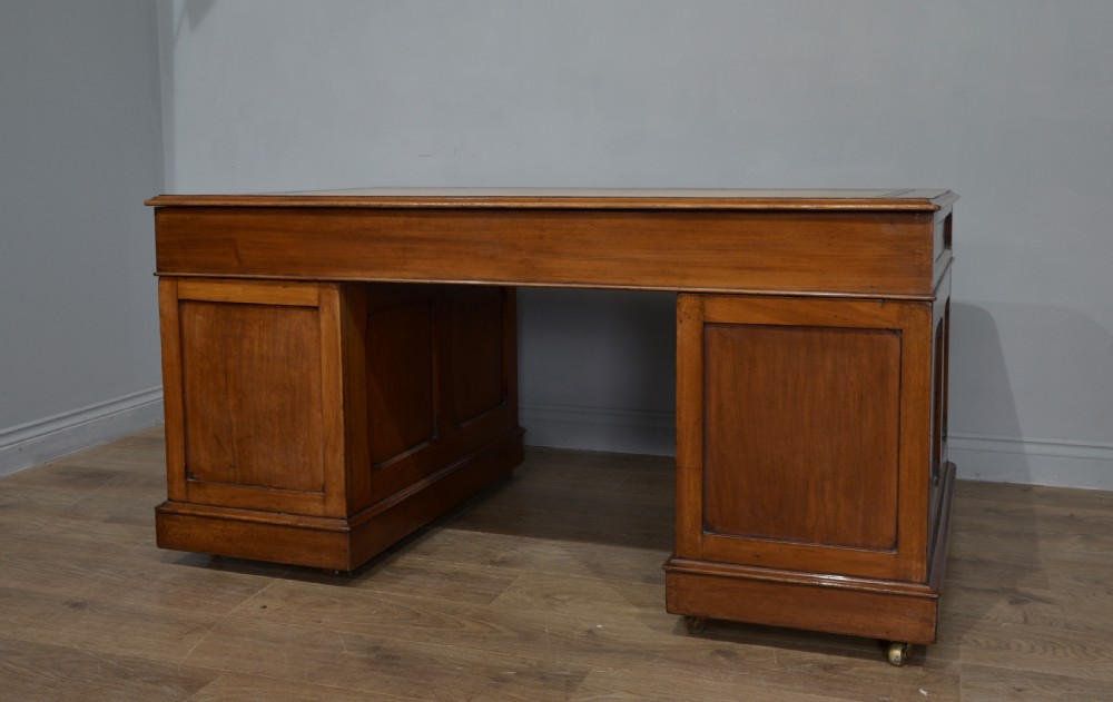 Fine Antique victorian mahogany  pedestal desk  View VII