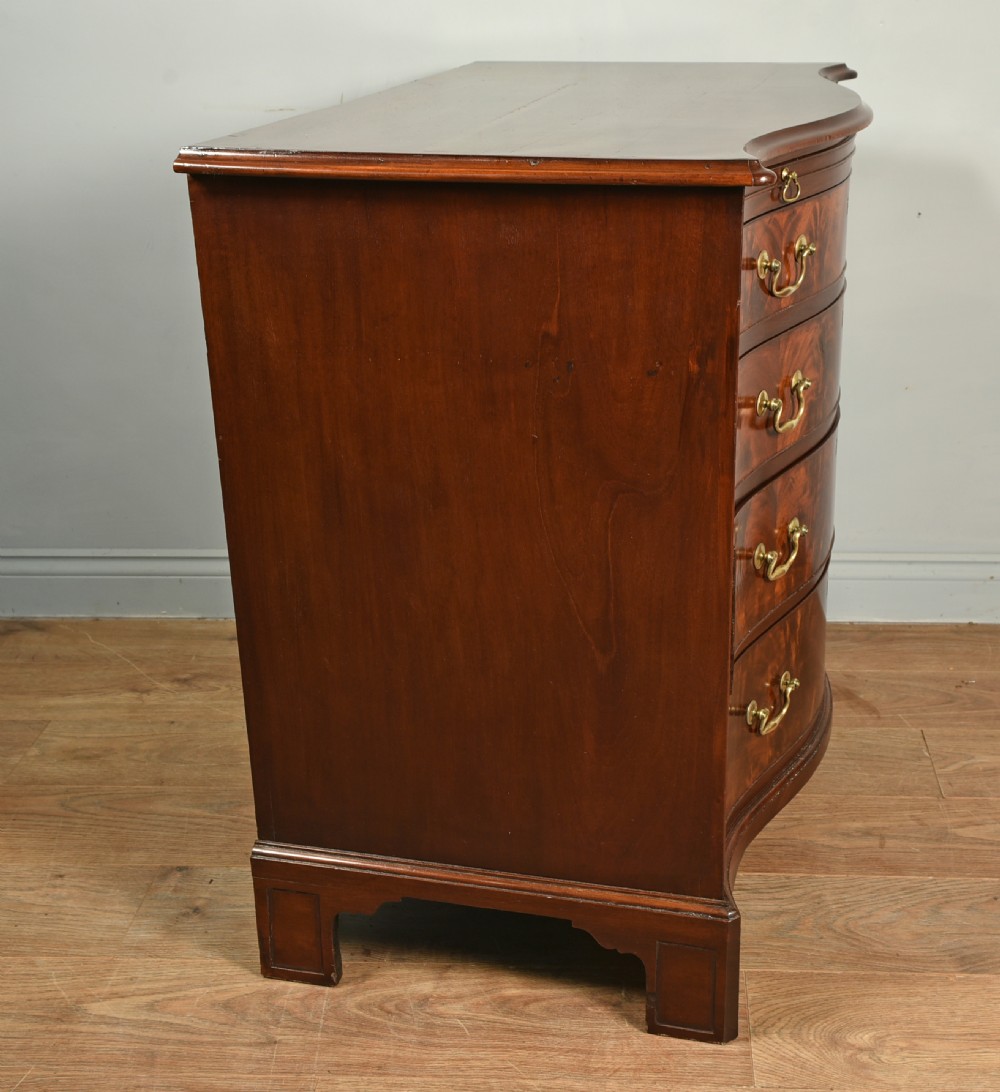 Antique Regency mahogany serpentine chest of drawers  View IV