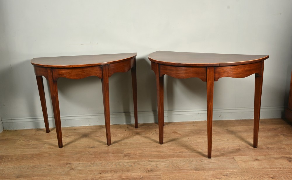 Antique pair of early Georgian console tables 