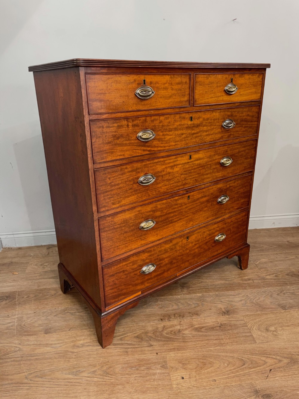 large Antique 19th century mahogany chest of drawers  View II