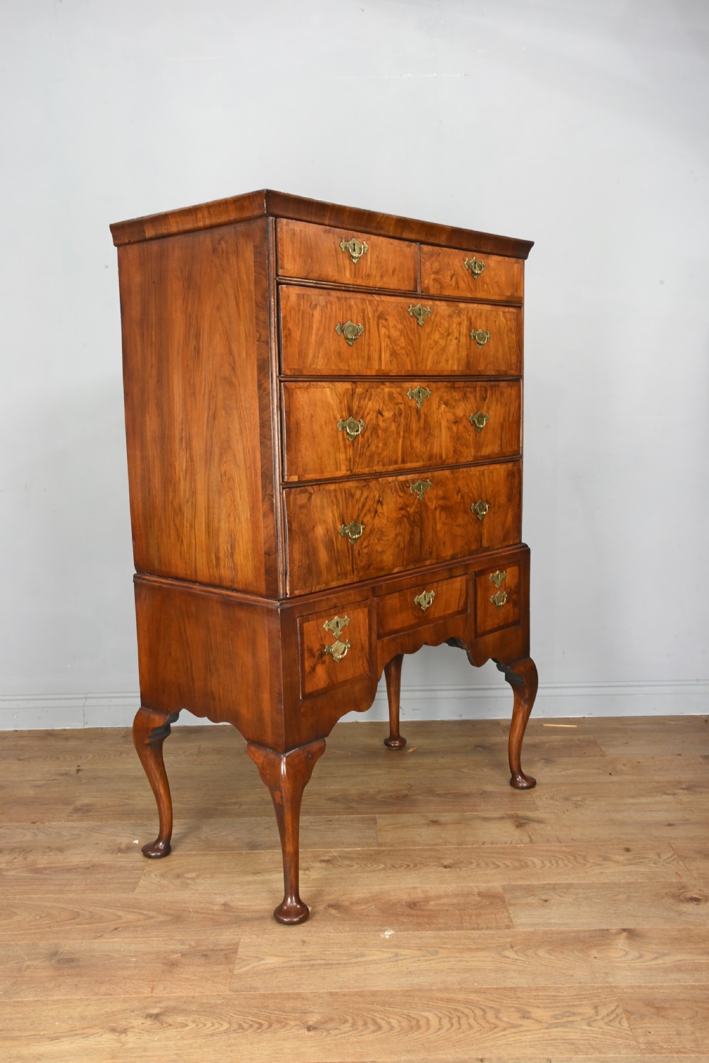 Early 18th century Queen Anne walnut chest on Stand  View III