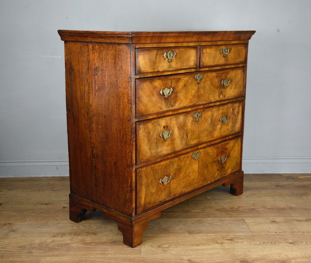 18th century walnut chest of drawers  View III