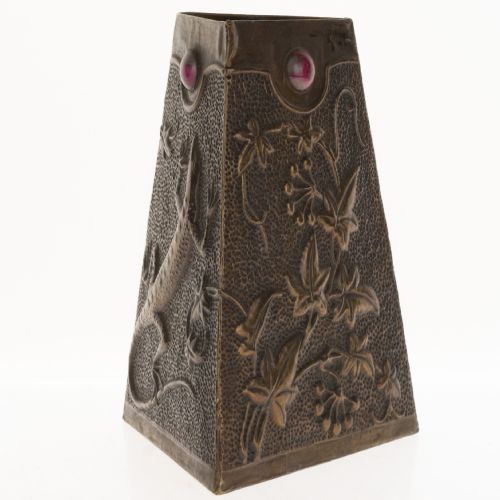 ART NOUVEAU HAMMERED BRONZE LIZARD RUSKIN VASE