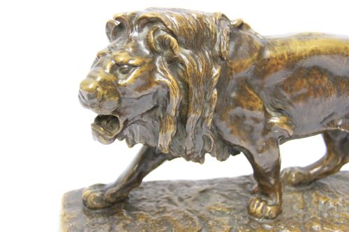 fig 1. A late 19th century bronze study of a lion by Louis Vidal