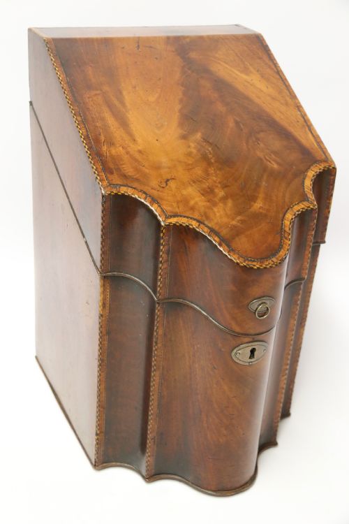 A Fine Georgian Mahogany Cutlery Box, Circa 1760
