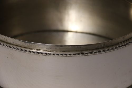 A SUPERB QUALITY SILVER PLATED DOMED OVAL BOX - ADDITIONAL PHOTO 8