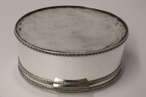 A SUPERB QUALITY SILVER PLATED DOMED OVAL BOX - ADDITIONAL PHOTO 9