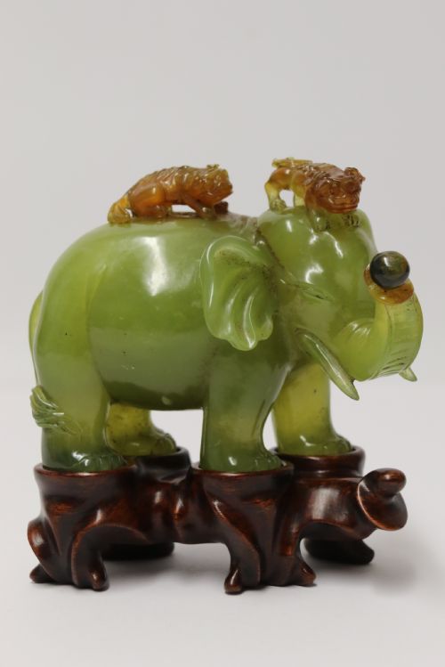 A Fine Chinese Carved Hardstone Study of a Elephant

a Fine Chinese Carved Hardstone Study of a Elephant

a Fine Chinese Carved Hardstone Study of a Elephant