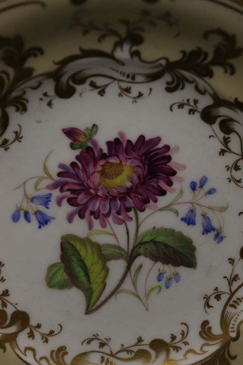 A SUPERB ENGLISH PORCELAIN DAVENPORT EARLY 19TH C CABINET TRIO - ADDITIONAL PHOTO 2