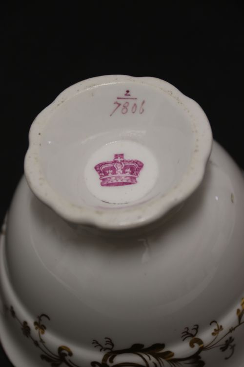 A SUPERB ENGLISH PORCELAIN DAVENPORT EARLY 19TH C CABINET TRIO - ADDITIONAL PHOTO 8