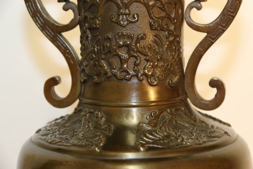 A PAIR OF MEIJI PERIOD JAPANESE BRONZE VASES CIRCA 1900 - ADDITIONAL PHOTO 10
