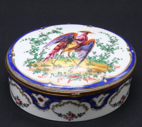 A Late 19th Century French Hand Painted Porcelain Oval Box by Samson of Paris