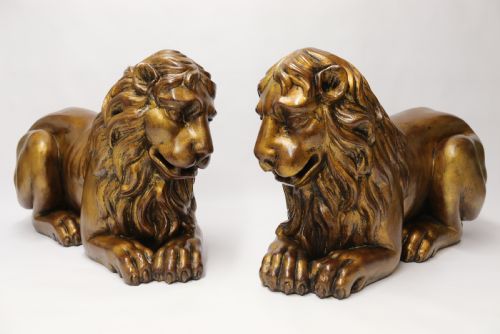 A Most Impressive 19th Century Pair of English Carved Gilt Wood Classical Lions
