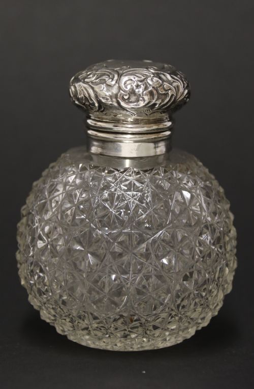 A Good Quality Victorian Silver and Cut Glass Perfume Bottle