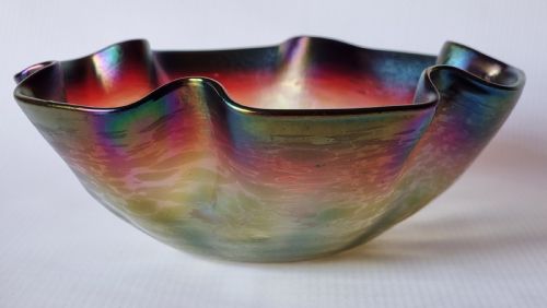 A STUNNING BOHEMIAN ART GLASS IRIDESCENT BOWL FROM THE LOETZ FACTORY - ADDITIONAL PHOTO 2