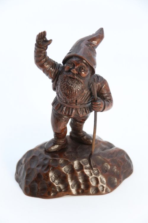 A RARE LATE 19TH CENTURY BLACK FOREST CARVED WALNUT FIGURE OF A GNOME - ADDITIONAL PHOTO 10