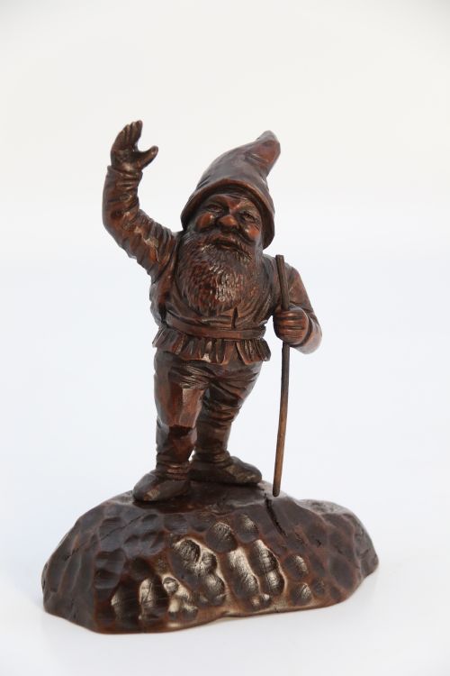 A RARE LATE 19TH CENTURY BLACK FOREST CARVED WALNUT FIGURE OF A GNOME - ADDITIONAL PHOTO 14