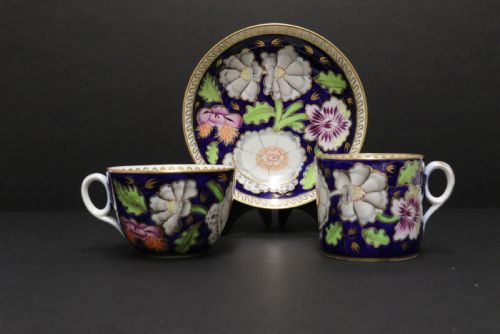 AN ENGLISH EARLY 19TH CENTURY NEWHALL PORCELAIN CABINET TRIO CIRCA 1815 - ADDITIONAL PHOTO 1