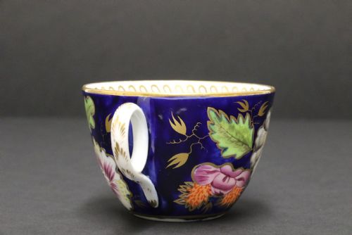 AN ENGLISH EARLY 19TH CENTURY NEWHALL PORCELAIN CABINET TRIO CIRCA 1815 - ADDITIONAL PHOTO 10