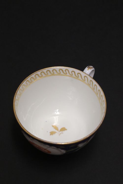 AN ENGLISH EARLY 19TH CENTURY NEWHALL PORCELAIN CABINET TRIO CIRCA 1815 - ADDITIONAL PHOTO 11
