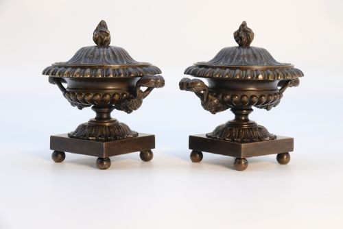 ANTIQUE ENGLISH REGENCY PERIOD CLASSICAL BRONZE URNS CIRCA 1820 - ADDITIONAL PHOTO 1